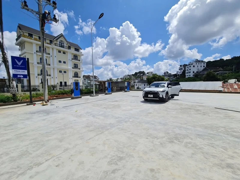 Bán đất mặt tiền Nam Hồ Đà Lạt 364,7m² sổ hồng