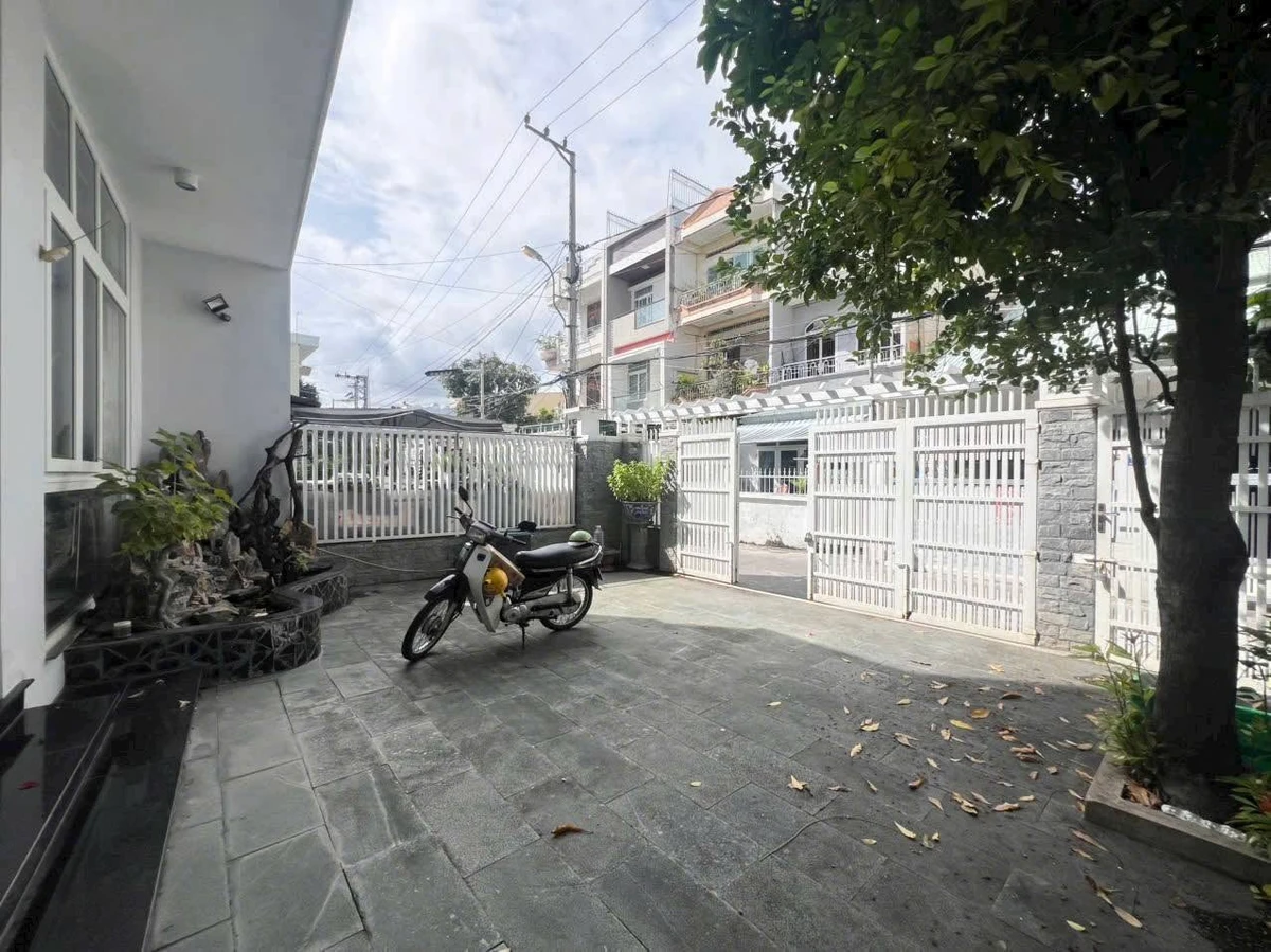 Biệt thự 9 phòng ngủ 127m² gần chợ Đầm Nha Trang giá 8,8 tỷ - Ảnh thu nhỏ 2