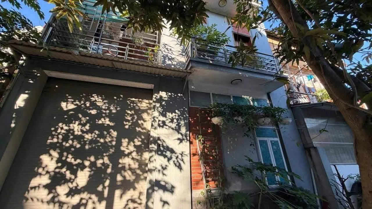 Bán nhà 2 tầng 85m² mặt đường Tôn Thất Tùng - Ảnh 1