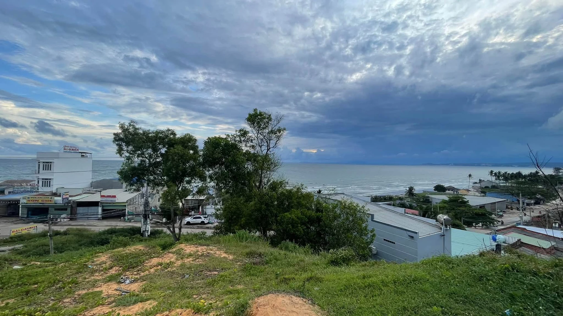 Bán đất mặt tiền Huỳnh Thúc Kháng Mũi Né 1250m2 view biển - Ảnh 1
