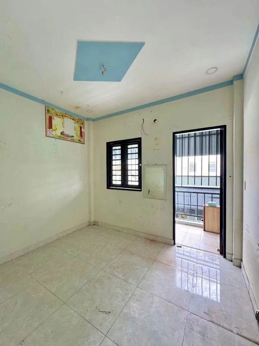 Bán nhà sổ hồng riêng Dĩ An, 56m², 2PN, 2WC, hơn 2 tỷ - Ảnh thu nhỏ 3