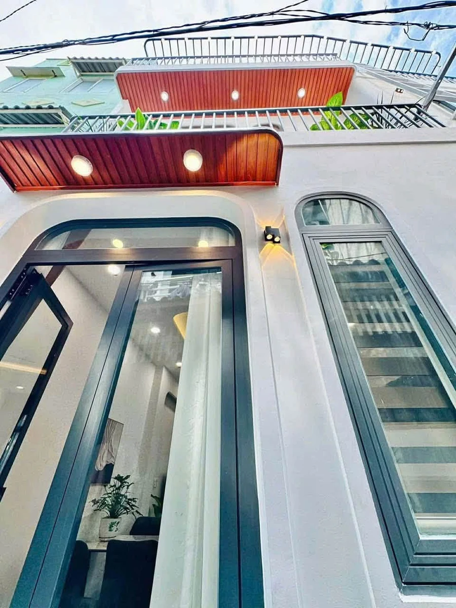 Bán nhà phố lô góc 2 mặt thoáng 2 tầng 3 phòng ngủ, ngang 6m, 80m2 sàn, Bình Thạnh giáp Quận 1 - Ảnh 1