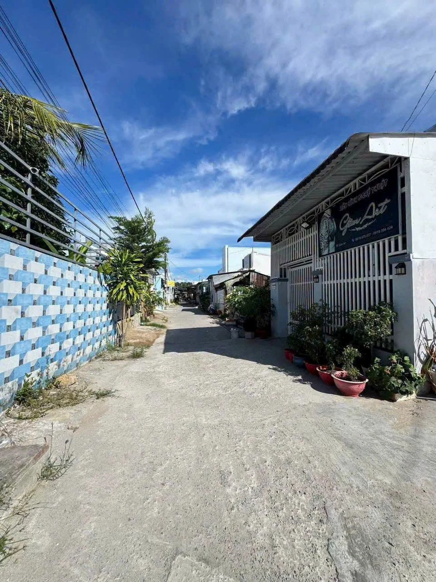 Bán nhà hoàn thiện 3 phòng ngủ 110m² Rạch Giá 1 tỷ 850 triệu - Ảnh thu nhỏ 2