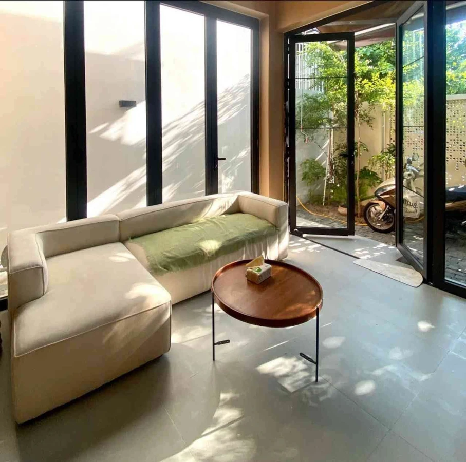 Bán nhà cấp 4 mặt tiền Phí Bình 100m2, 2PN 4,9 tỷ - Ảnh 1