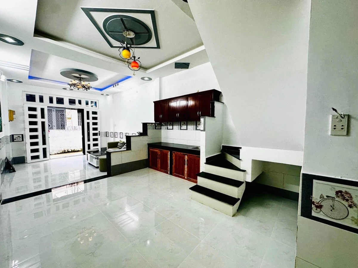 Bán nhà 2 tầng 40.5m2 đường Tân Thới Hiệp 13, Quận 12 giá 2.98 tỷ - Ảnh thu nhỏ 3