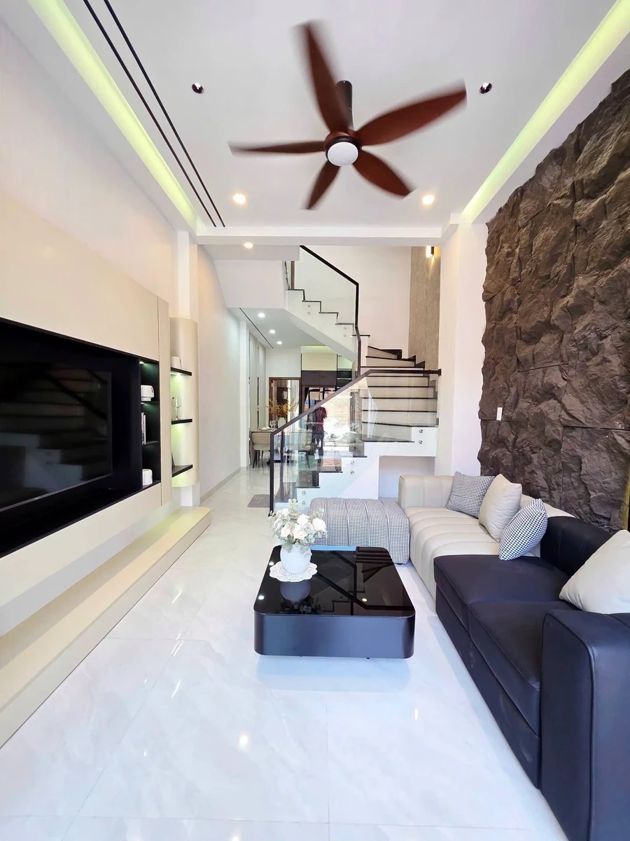 Bán nhà 3 tầng 58m2 full nội thất Cù Chính Lan - Ảnh thu nhỏ 2