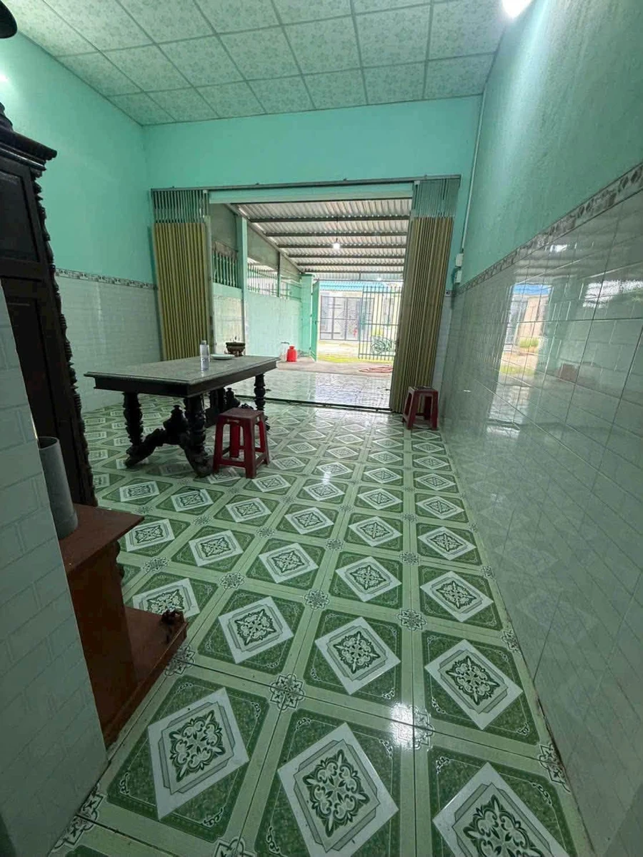 Bán nhà sổ hồng riêng 4,5x27m giá 1,28 tỷ tại Mỹ Hạnh, Đức Hòa - Ảnh thu nhỏ 2
