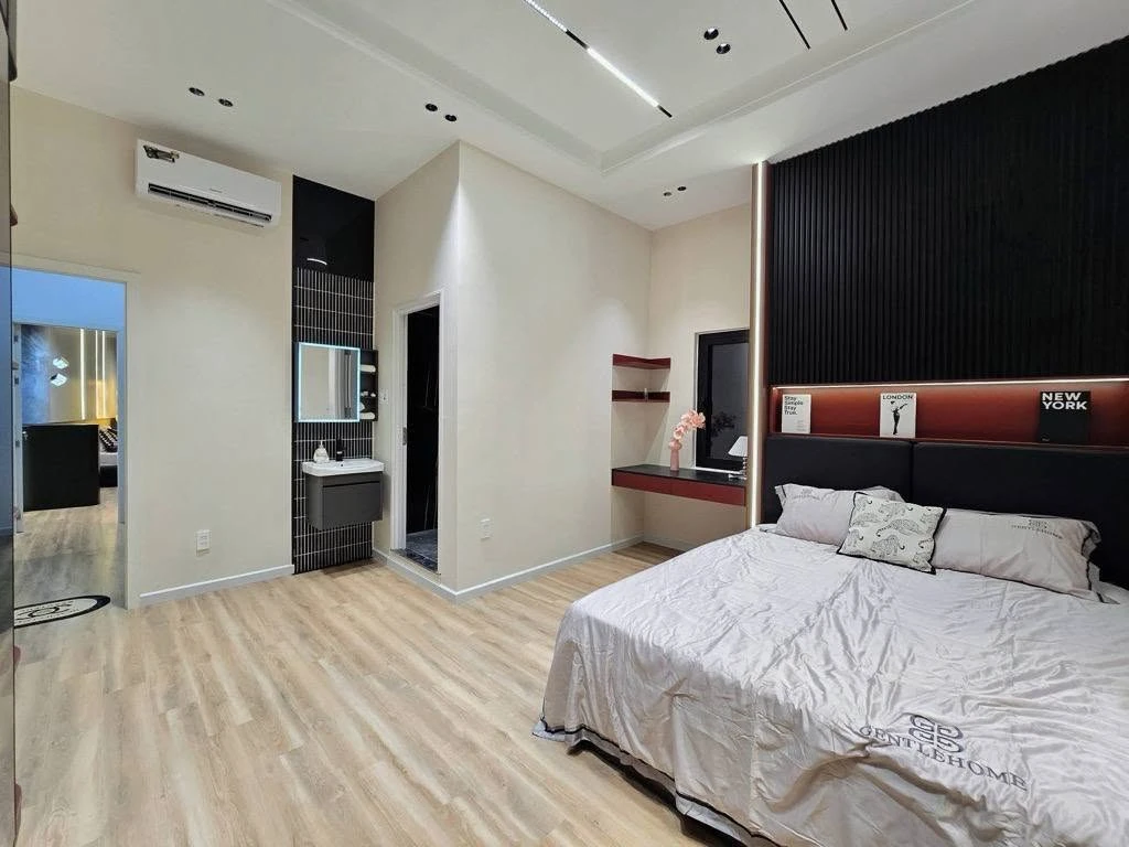 Bán nhà 3 tầng mặt tiền 180m² Hải Châu Đà Nẵng - Ảnh thu nhỏ 3