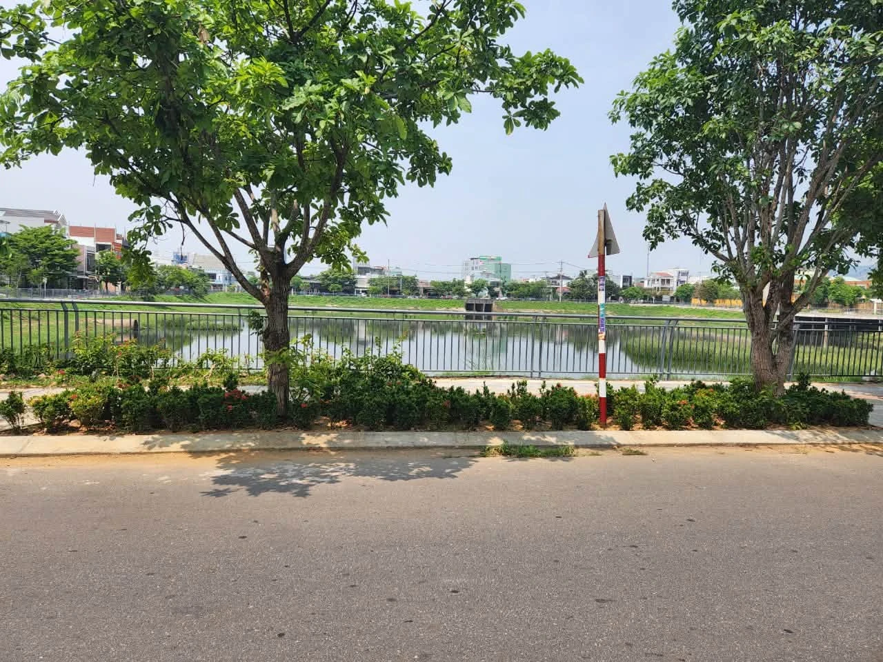 Biệt thự 3 tầng gỗ hương 400m² view hồ Đà Nẵng, 30 tỷ - Ảnh 1