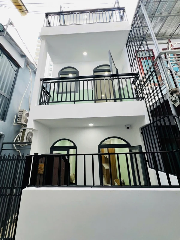Bán nhà 3 tầng 34 m² trung tâm Nha Trang, gần biển
