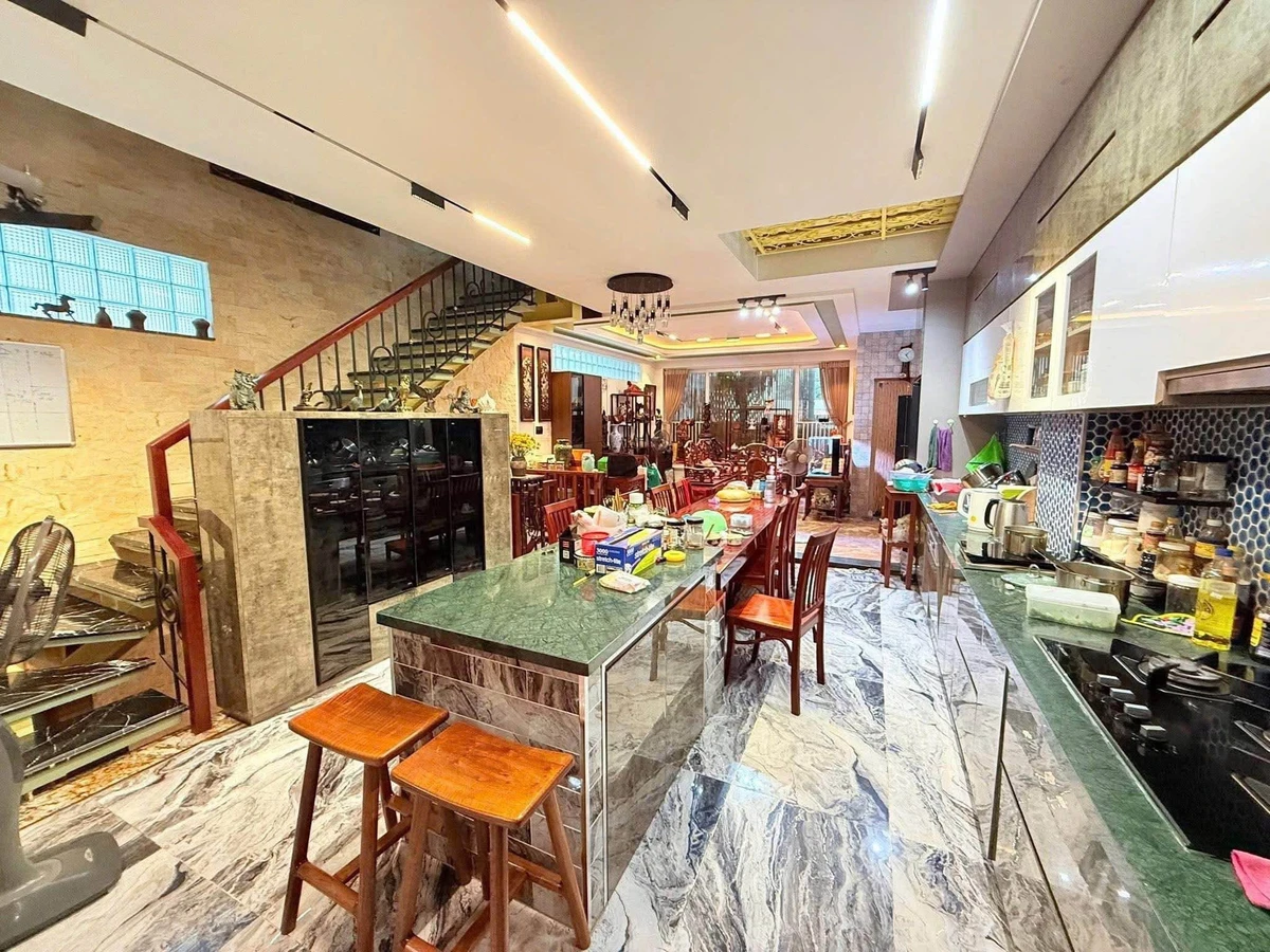Bán nhà 4PN, 100m2, nội thất xịn sò tại Vũng Tàu - 13 tỷ - Ảnh thu nhỏ 2