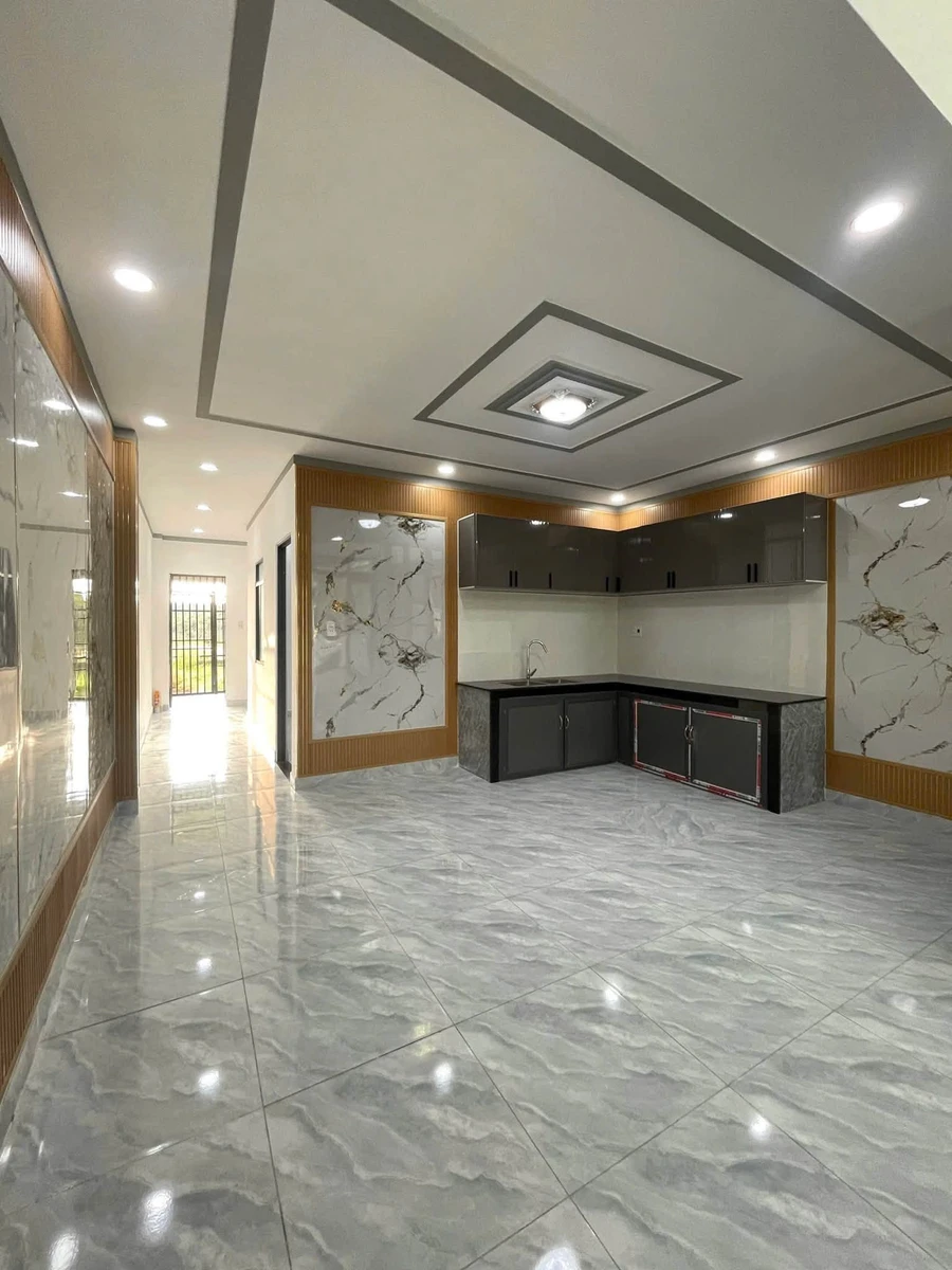 Bán nhà sân vườn 5x31m, 3 phòng ngủ, 2WC, giá 2,08 tỷ tại Bến Cát, Bình Dương - Ảnh thu nhỏ 3