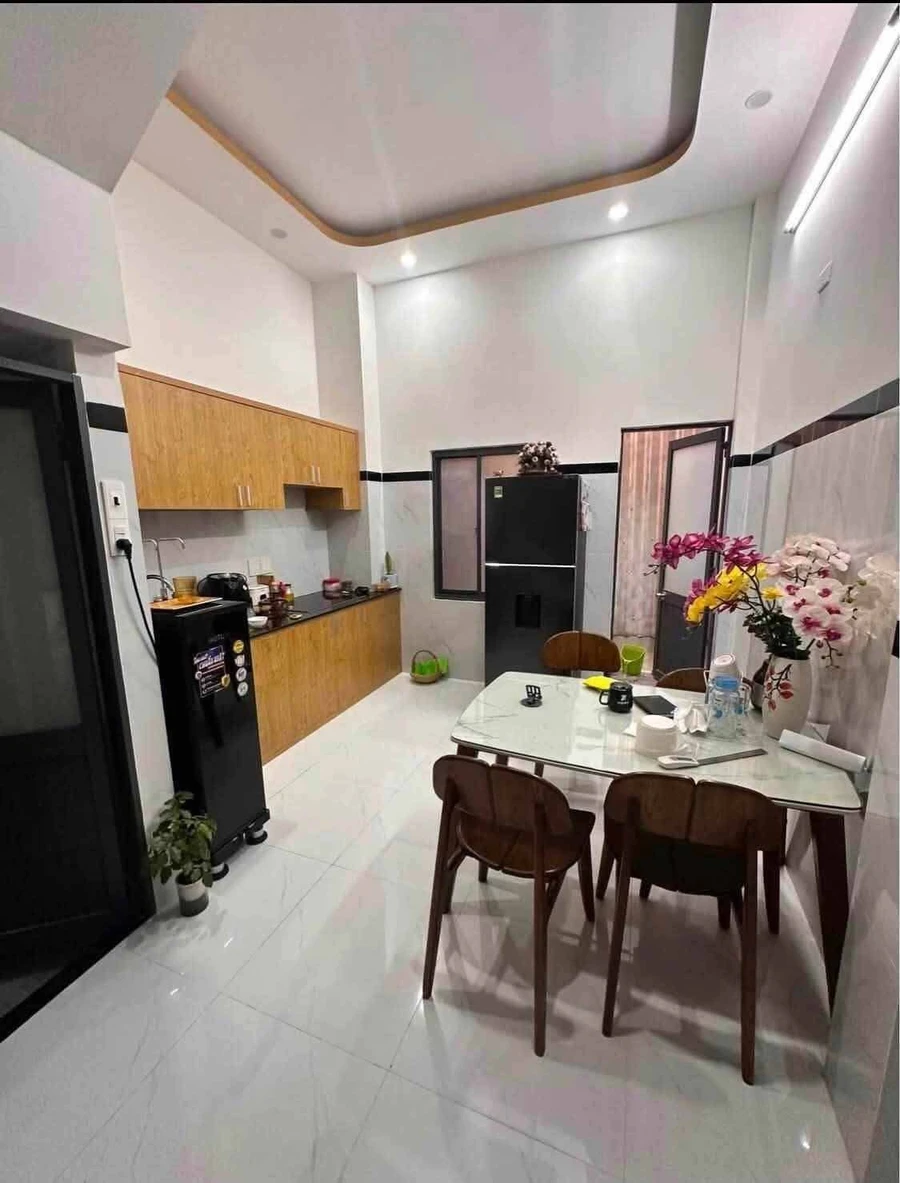 Bán nhà 3 tầng full nội thất hẻm Nguyễn Thị Minh Khai, trung tâm Quy Nhơn, 105m2, 3,09 tỷ - Ảnh thu nhỏ 2