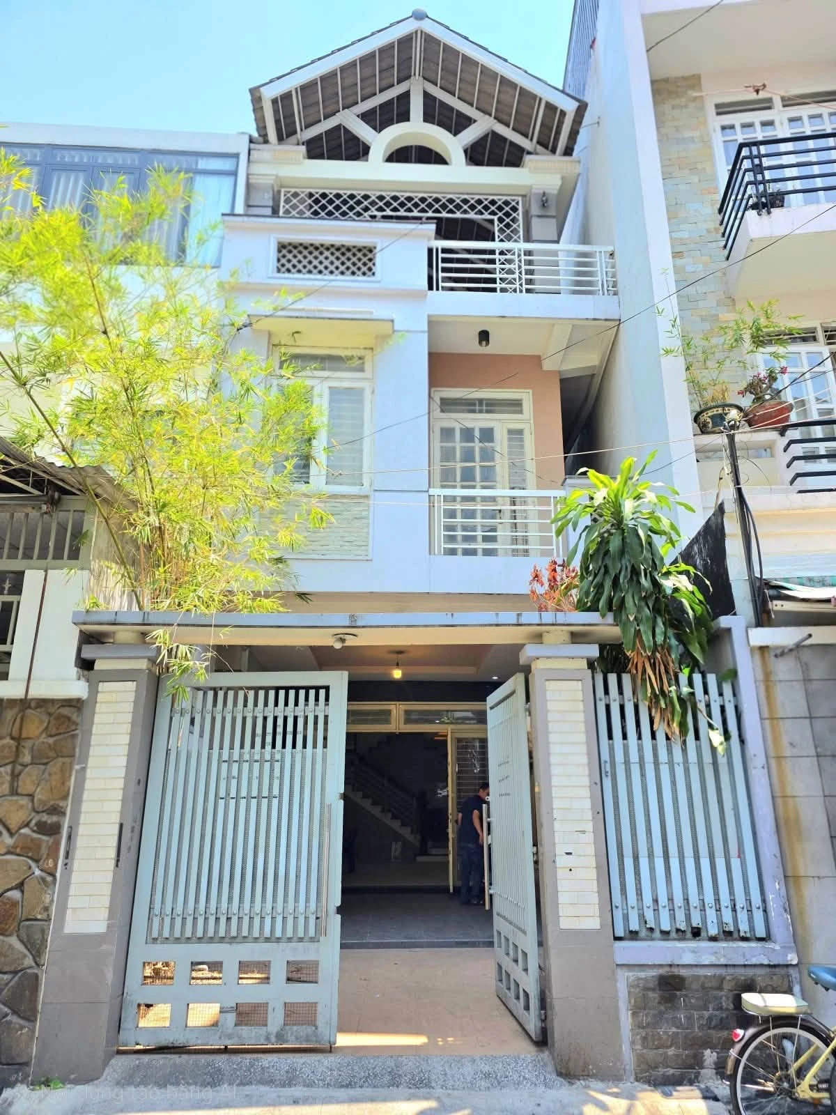 Bán nhà hẻm xe hơi 135m2, 3 tầng 5PN, Tân Bình, giá 20,1 tỷ - Ảnh 1
