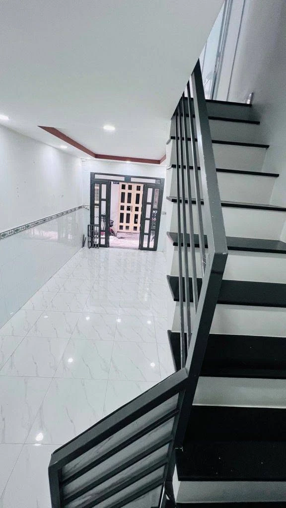 Bán nhà 2 tầng 30m² hơn 4 tỷ Quận 1 Trần Hưng Đạo - Ảnh thu nhỏ 2