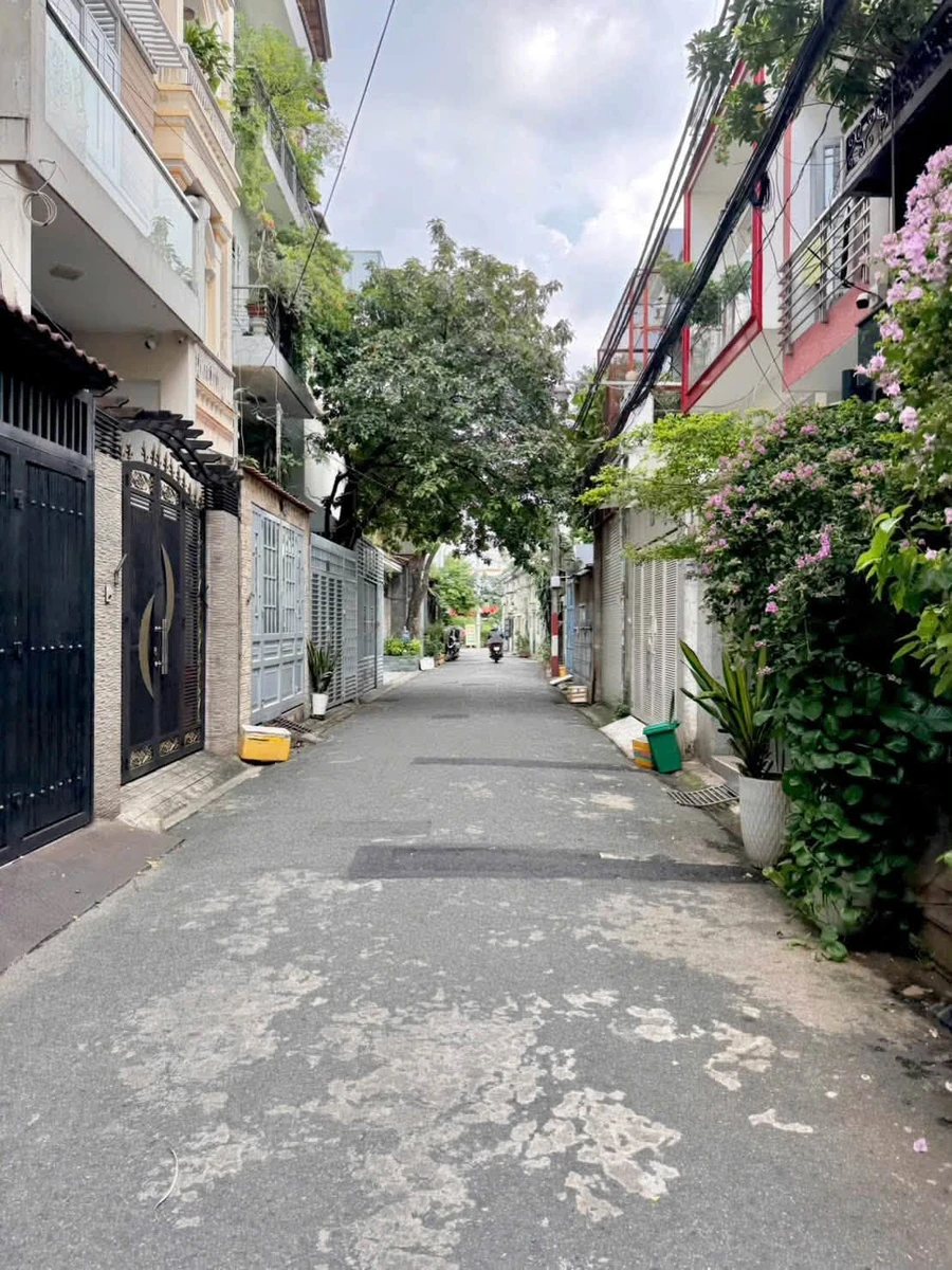 Bán nhà 5 tầng BTCT 56m2 hẻm nhựa ô tô, 2 mặt hẻm, đường Núi Thành, Tân Bình - Ảnh 1