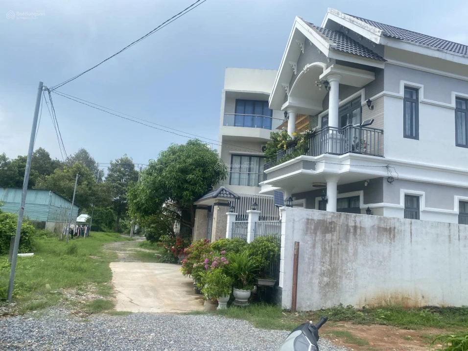 Hàng hiếm bán đất khu biệt thự trung tâm Long Hải giá 5 tỷ 086, cách biển Dinh Cô 2km - Ảnh 1