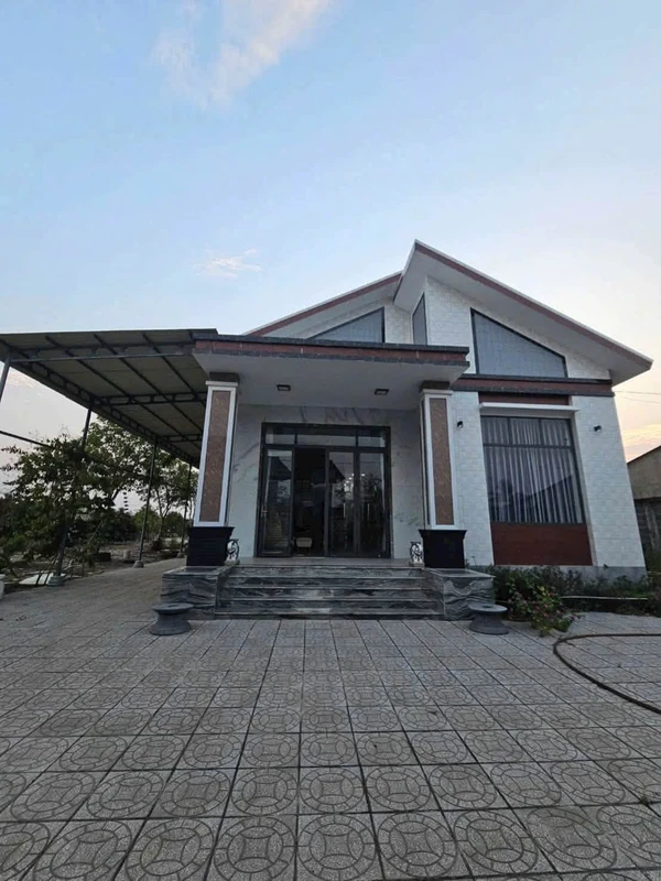 Bán nhà vườn view núi 4 phòng 1.950m² Tây Ninh 7 tỷ