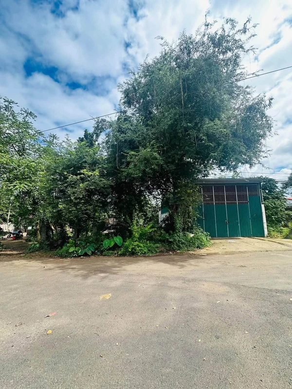 Bán đất mặt tiền 5x30m Nguyễn Thị Định, Buôn Ma Thuột, 2.3 tỷ