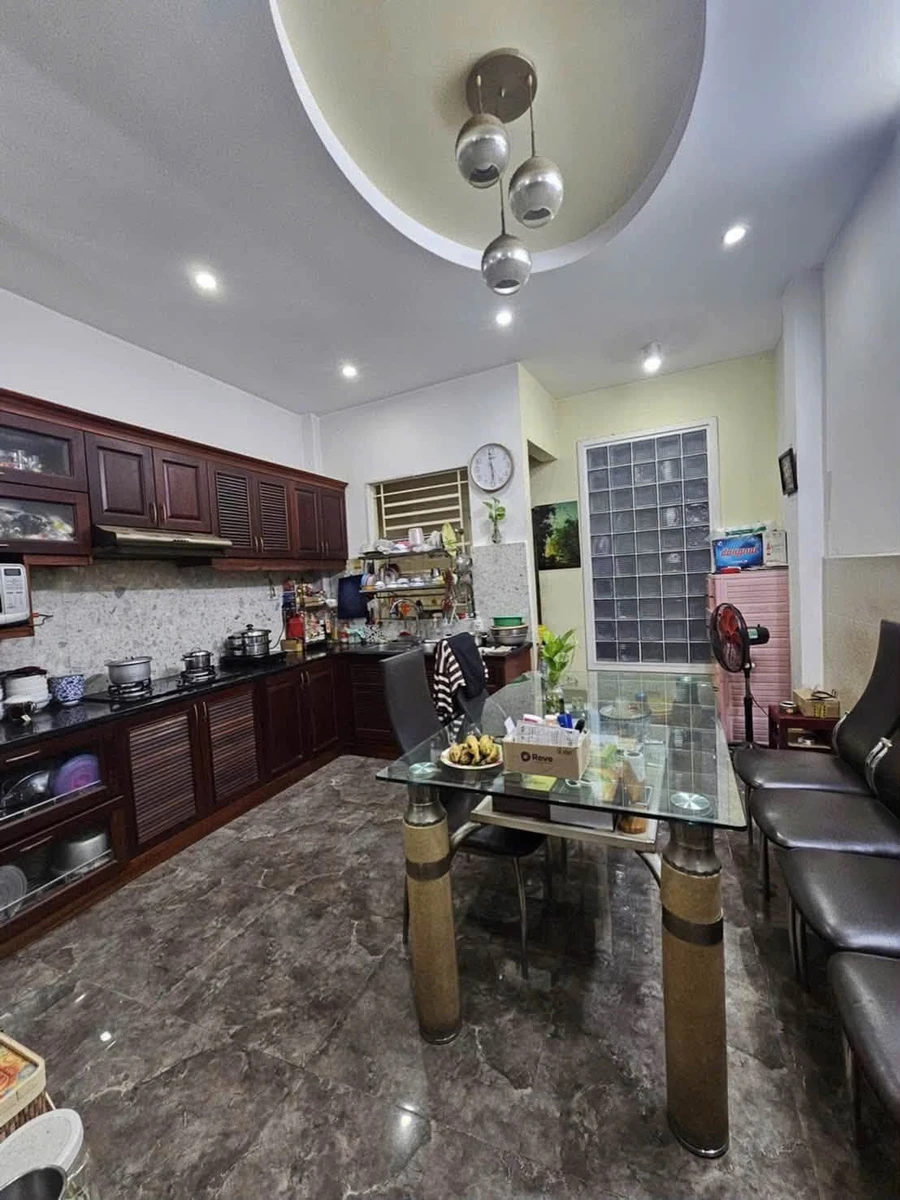 Bán nhà hẻm ô tô 5m, 63m2, 3 tầng, 4PN, gần Cách Mạng Tháng 8, Tân Bình, giá 13 tỷ - Ảnh thu nhỏ 3