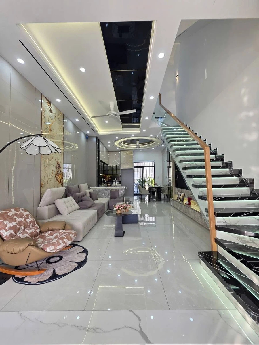 Bán nhà liền kề 72m2, 4 phòng ngủ, Tân Hiệp, Hồ Chí Minh - Ảnh 1