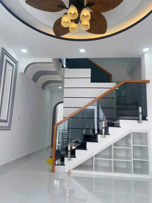 Bán nhà lầu 3PN 2WC 100m² Hùng Vương 5,8 tỷ np513