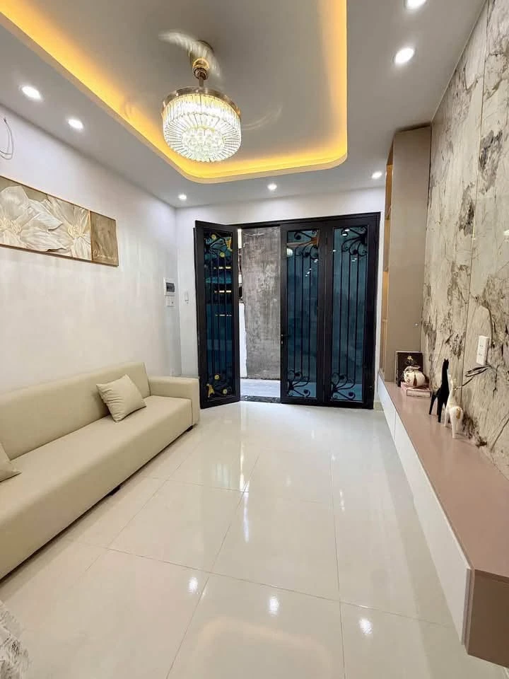 Bán nhà 3 tầng 30m2 ngõ 152 Hồ Sen, Hải Phòng, giá 2.58 tỷ - Ảnh thu nhỏ 2