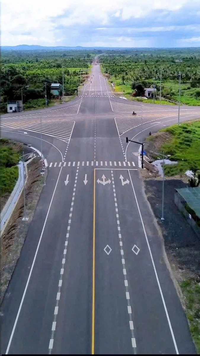 Bán lô đất thổ cư mặt tiền Đường Tránh Đông 1020m² giá 3 tỷ 300 triệu - Ảnh 1