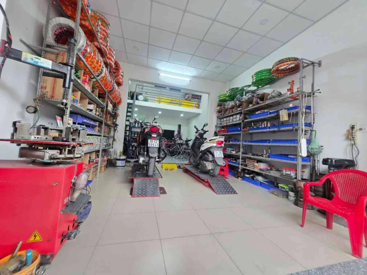 Bán nhà mặt tiền kinh doanh 77m² đối diện Vạn Phúc City, Hiệp Bình, Thủ Đức, 5,95 tỷ - Ảnh thu nhỏ 2