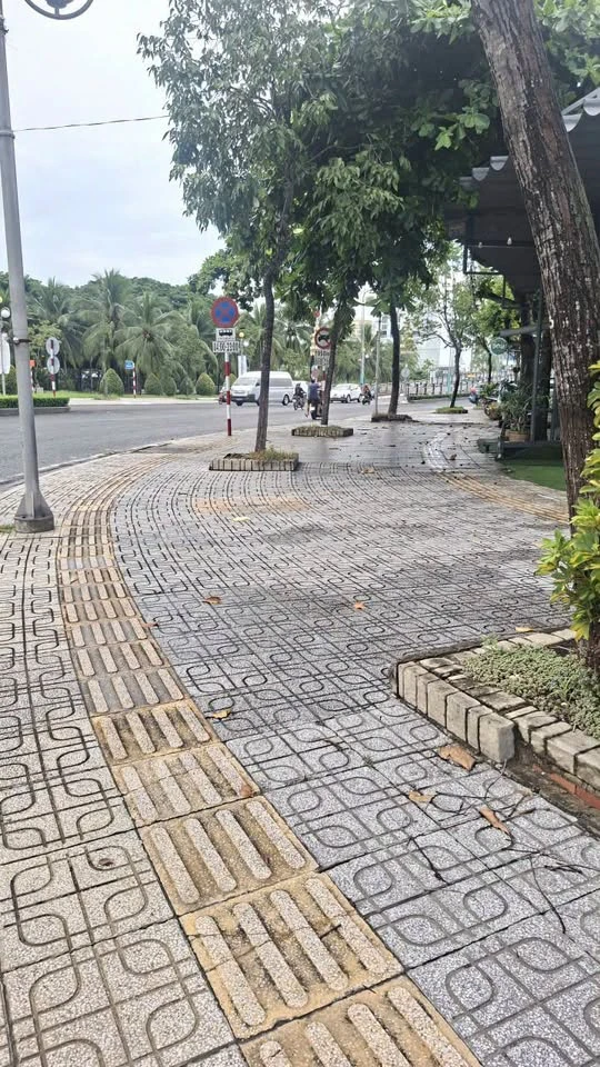 Bán nhà cũ 74m2 đường Đồng Khởi, Bến Tre - Ảnh 1