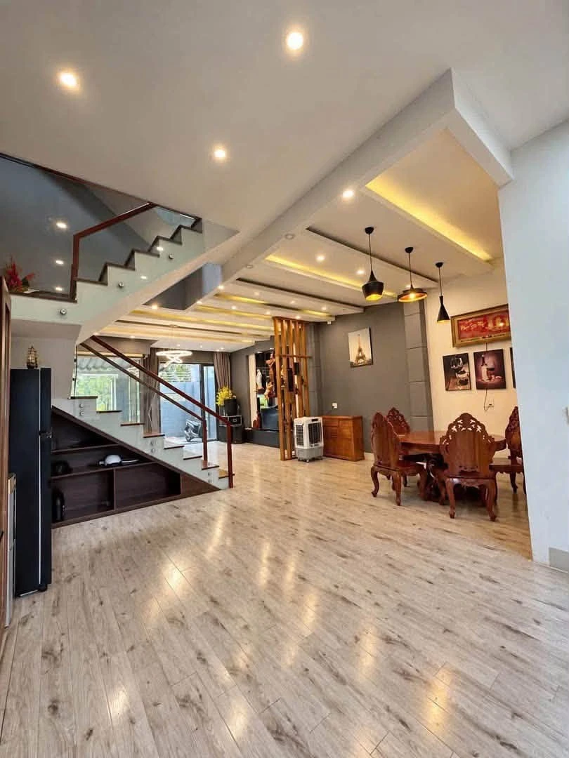 Bán nhà 1 trệt 2 lầu 4PN 4WC Tân Hoà, diện tích 112m2, giá 6.5 tỷ - Ảnh thu nhỏ 3