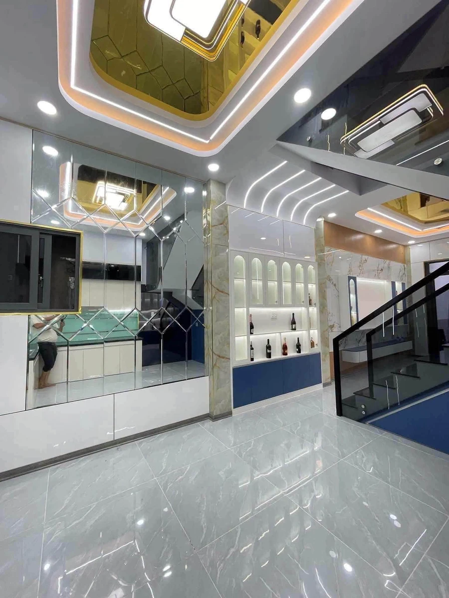Bán nhà 1 trệt 2 lầu 70m², 4 phòng ngủ, có hoàn công, Phường Dĩ An, Bình Dương - Ảnh 1