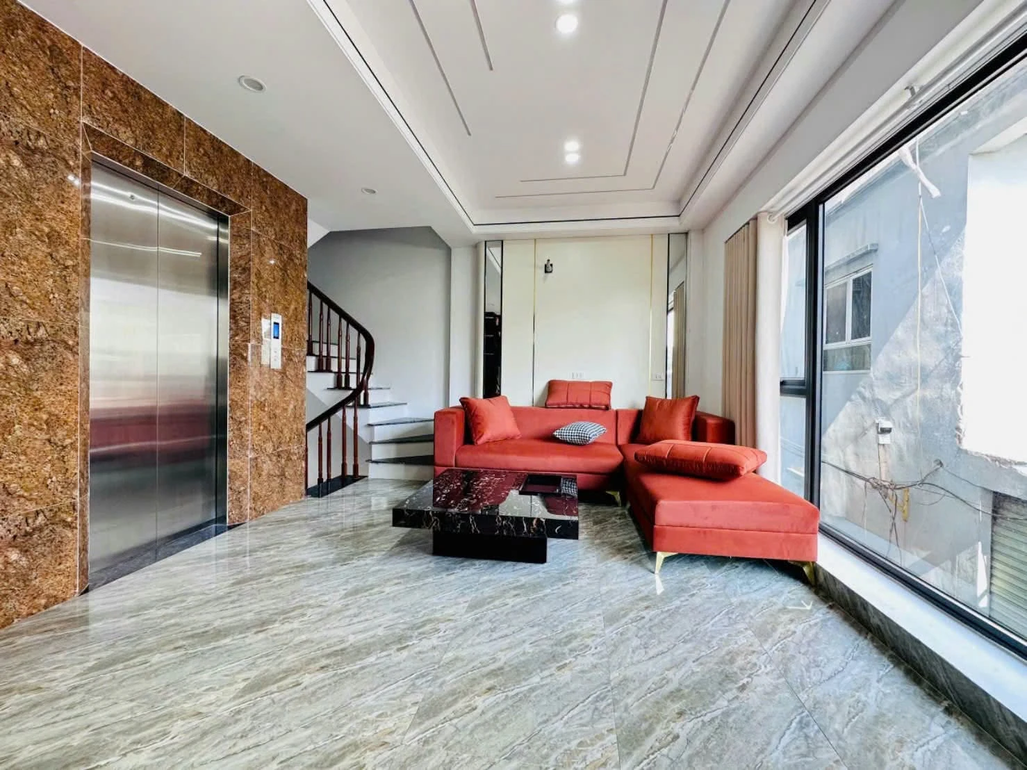 Bán nhà mới 7 tầng 35m2 full nội thất, thang máy, gần đường Cổ Linh, Thạch Bàn, Long Biên, Hà Nội - Ảnh 1