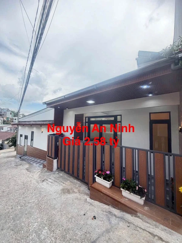 Bán nhà 3 phòng ngủ 70m² gần chợ Đà Lạt 2,58 tỷ