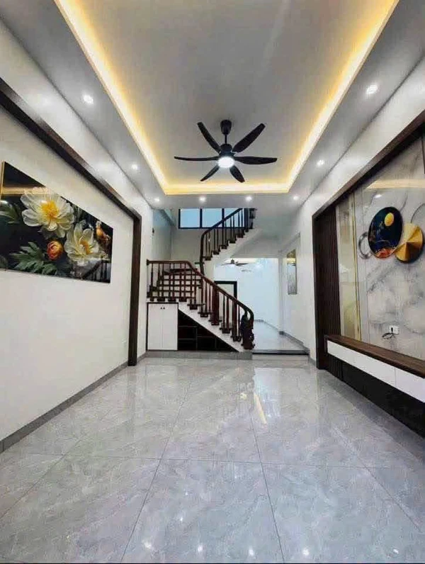 Bán nhà 6 tầng 625m² mặt tiền Nguyễn Thiện Thuật Nha Trang 24 tỷ emquan