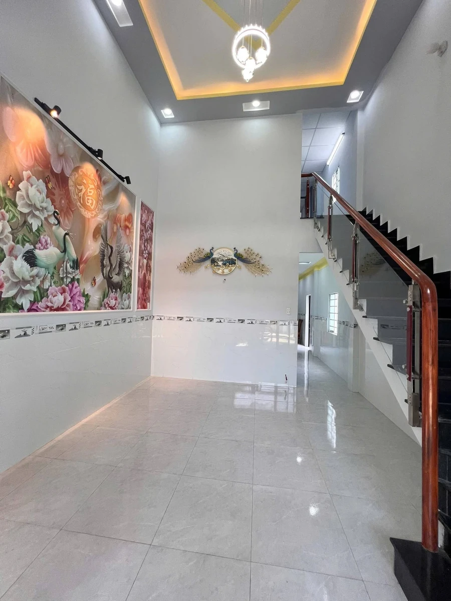 Bán nhà 4x13m đúc lửng 3PN 2WC sổ đỏ riêng đường Trịnh Thị Miếng, Hóc Môn giá 2,18 tỷ - Ảnh thu nhỏ 2