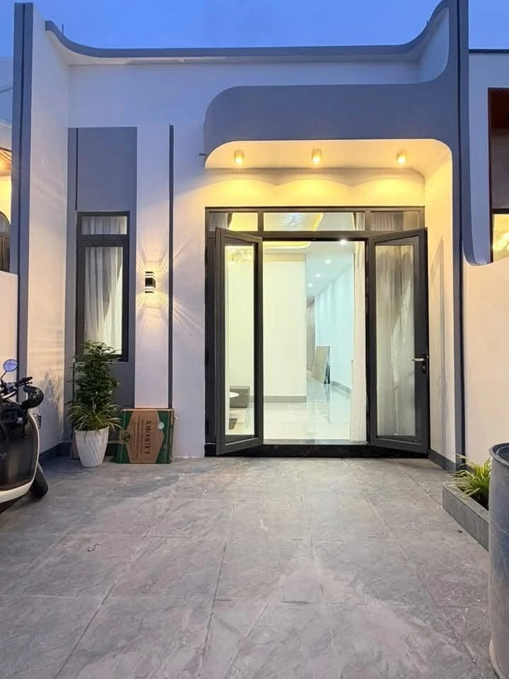 Bán nhà mới 2PN, 95m² đường Nguyễn Huy Tưởng, An Giang - Ảnh thu nhỏ 3