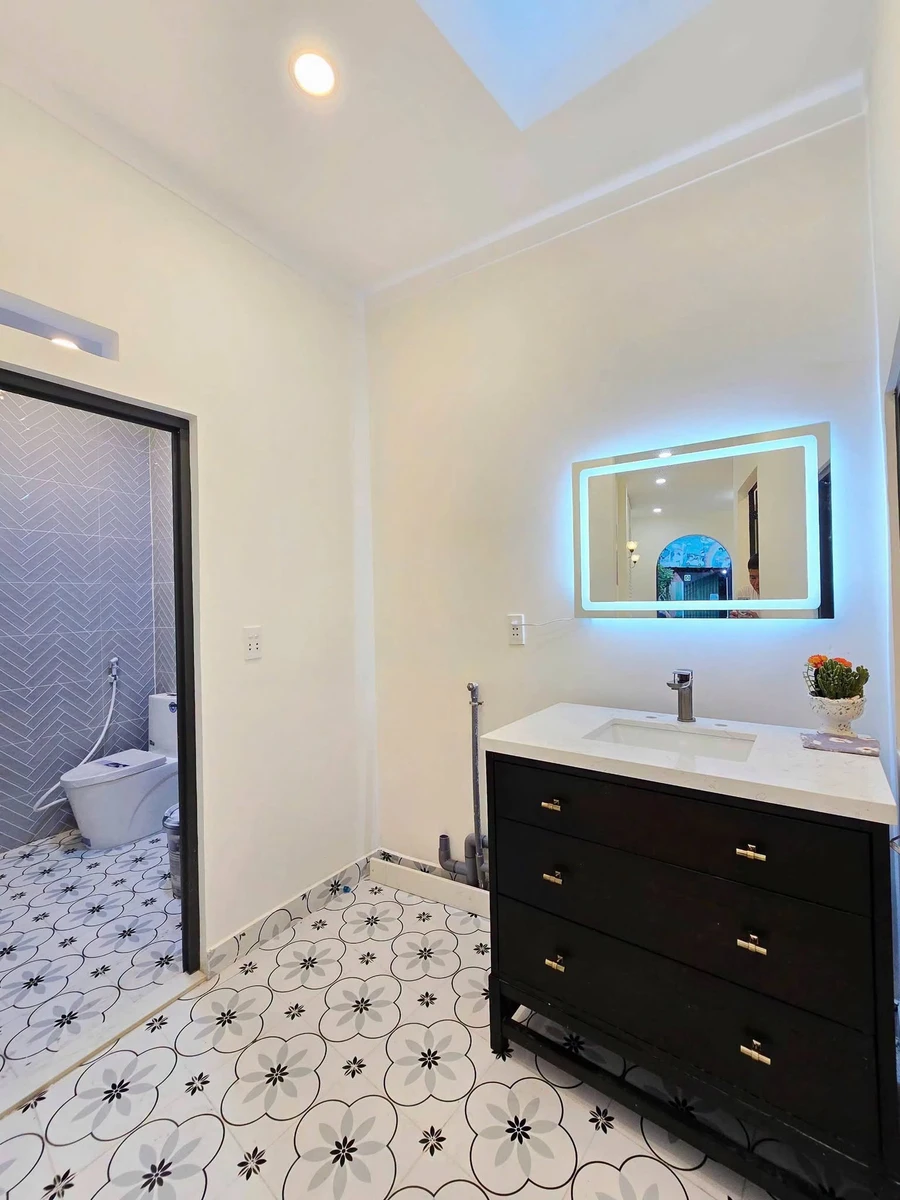 Bán nhà mặt tiền 6,8x12m kinh doanh, 2 PN, 2 tỷ 350 tại HCM - Ảnh thu nhỏ 4