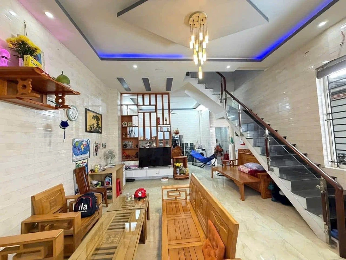 Bán nhà mái Thái 104m2 3 phòng ngủ Quận 1 - 3 tỷ - Ảnh thu nhỏ 3