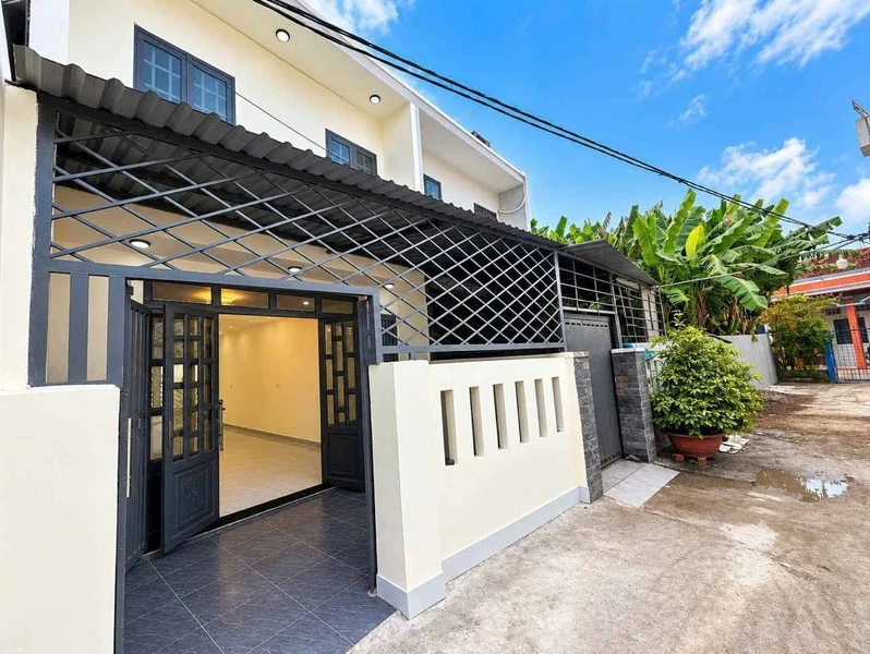 Bán nhà 1 trệt 1 lầu 75m² Long An 1 tỷ 590 triệu