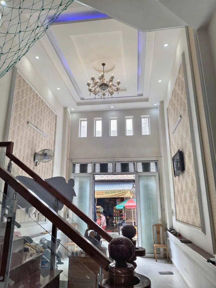 Bán nhà hẻm 8m 1 trệt 1 lửng 3 lầu 58m2 giá 5,168 tỷ Tân Thới Hiệp Quận 12 - Ảnh thu nhỏ 4