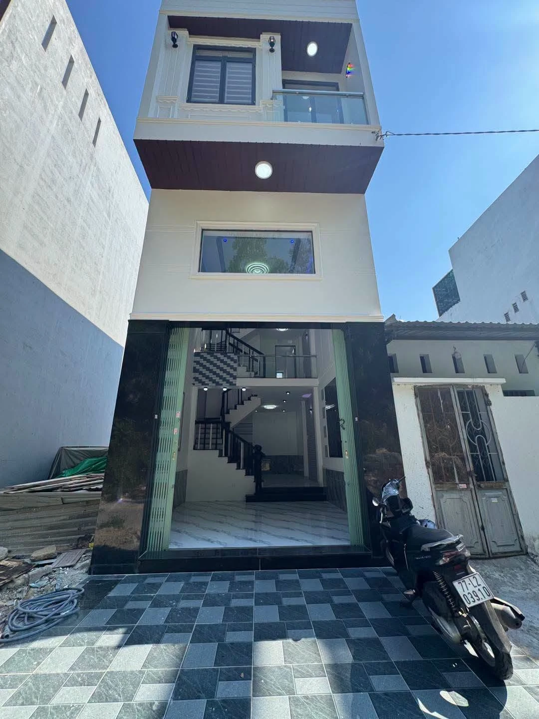 Bán nhà mặt tiền 2.5 tầng 40m² 3 phòng ngủ Quy Nhơn - Ảnh 1