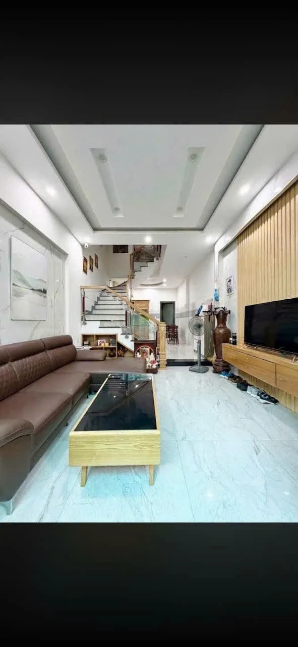 Bán nhà 3 tầng 57m² 4PN 3WC gần chợ Mới - Ảnh 1