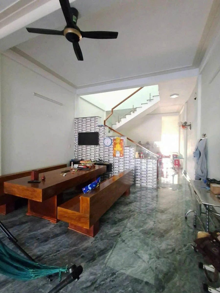 Bán nhà mặt tiền Hùng Vương 104m² 3 PN Quy Nhơn 5 tỷ 2 - Ảnh thu nhỏ 2