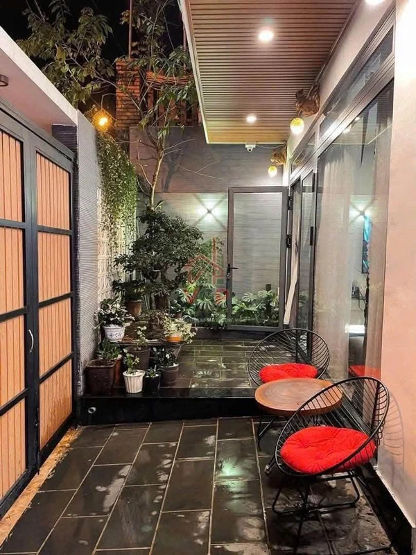 Bán biệt thự hẻm ô tô lớn 108m² Trần Hưng Đạo