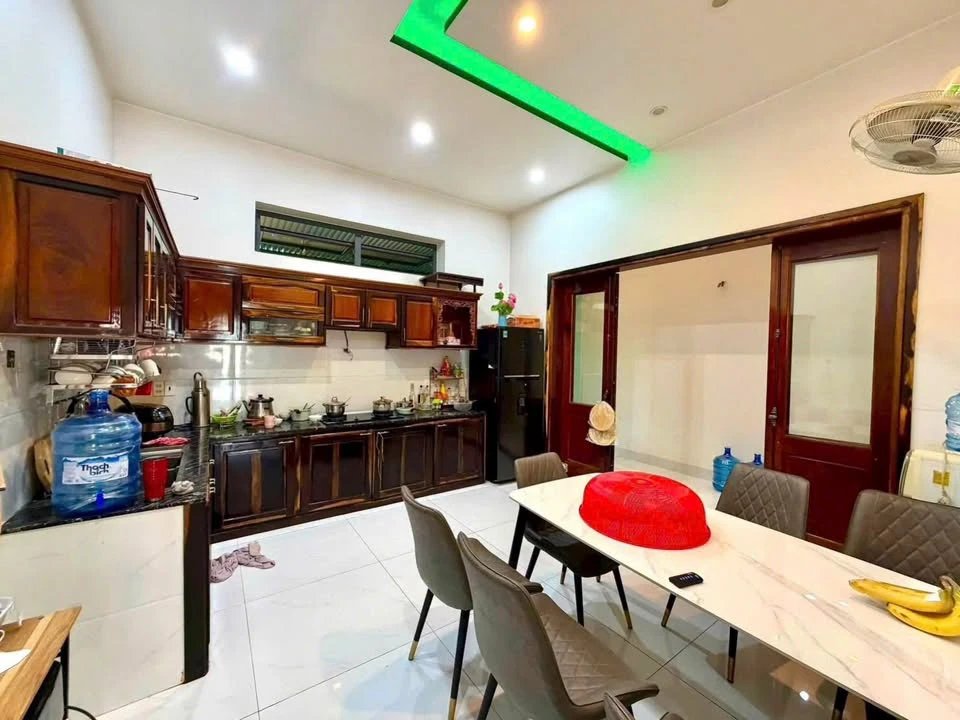 Bán nhà mặt tiền 3 tầng 5PN 164m2 Nguyễn Du, kinh doanh tốt - Ảnh thu nhỏ 3