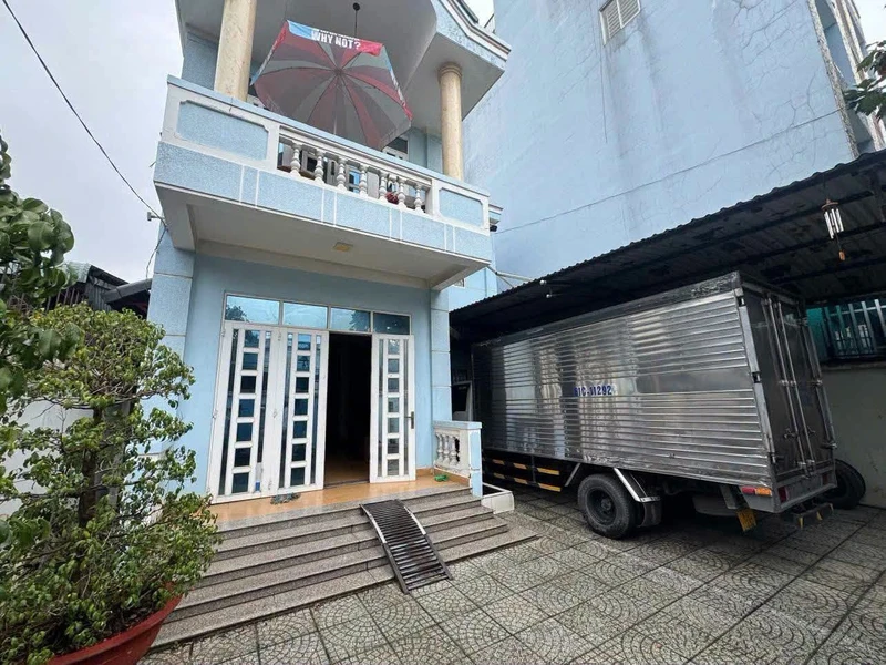 Bán nhà 300m2 (10x30) sổ hồng riêng, hoàn công, giá 9,5 tỷ tại Dĩ An, Bình Dương
