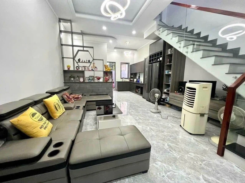 Bán nhà 1 trệt 1 lầu 3PN tại Thủ Dầu Một, 60m2, 3.2 tỷ