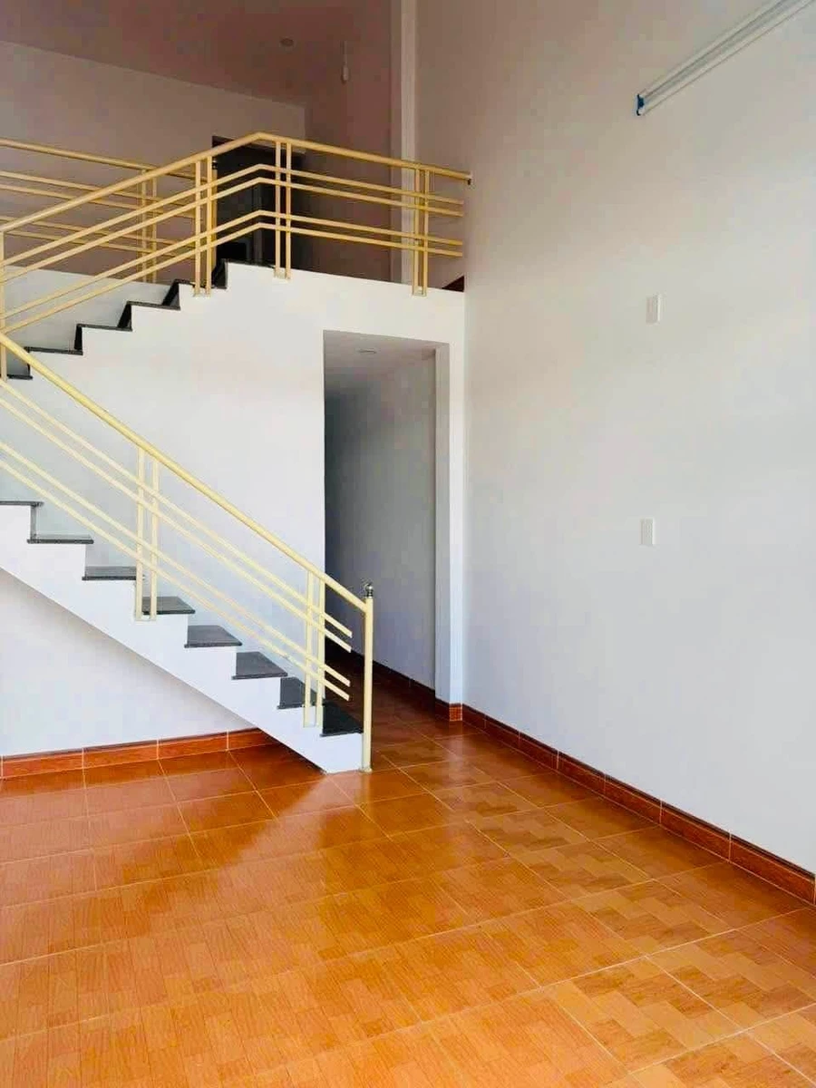 Bán nhà mặt tiền Xóm Chiếu 105m2 Quận 4 - Ảnh 1