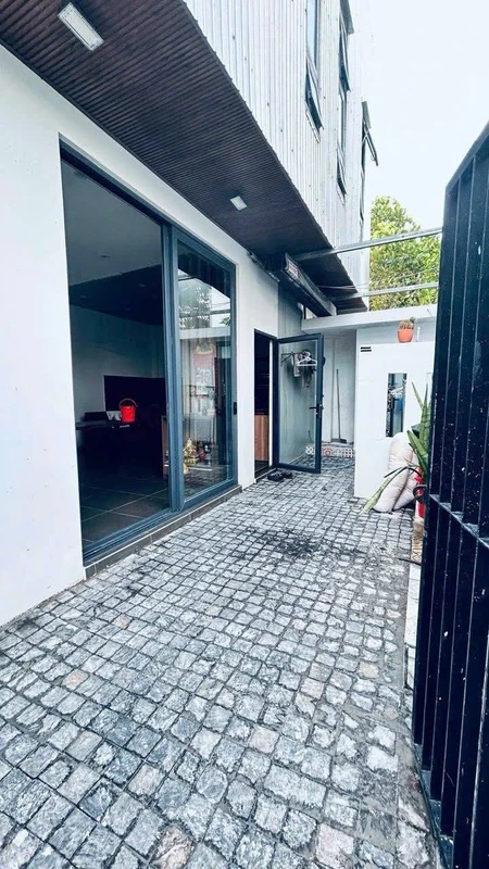 Bán nhà 2 tầng 61m2 cạnh biển Nguyễn Tất Thành, Đà Nẵng